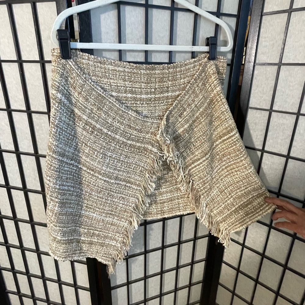 Shoulder Wrap With Ceramic Button - image 3